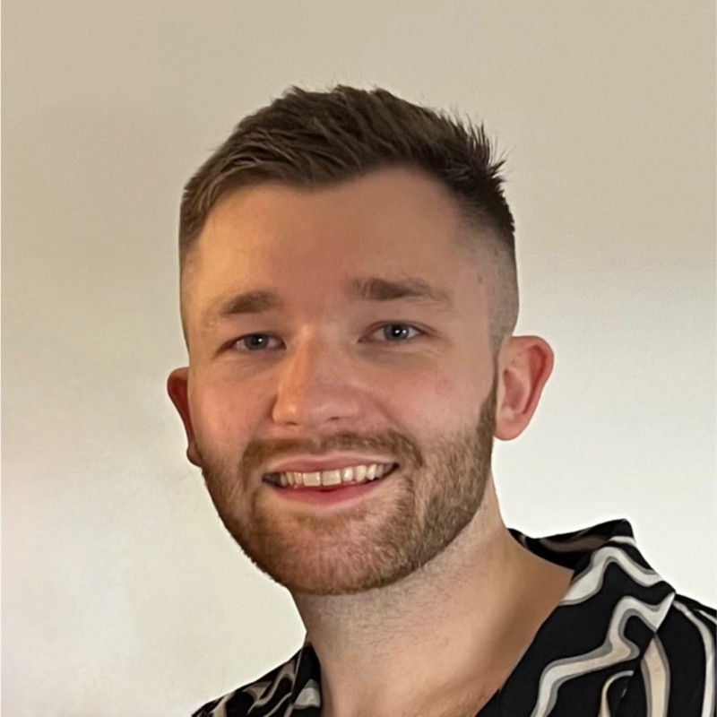 Dan Thomas, chef de projets linguistiques, recommande Johan Mounier comme traducteur anglais-français.